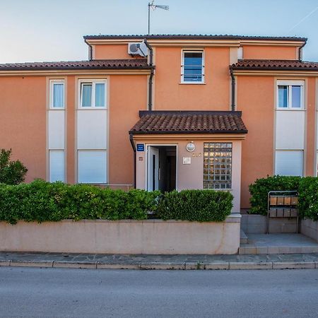 Apartman Maksim Banjole Exterior foto